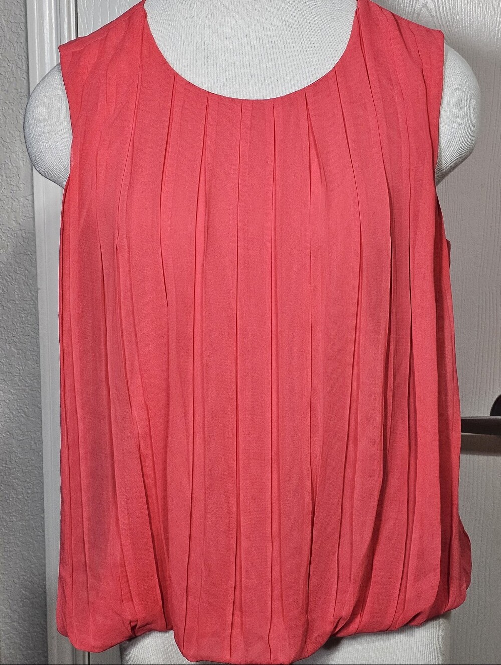 CK Women's Coral Pleated Sleeveless Blouse Top M
